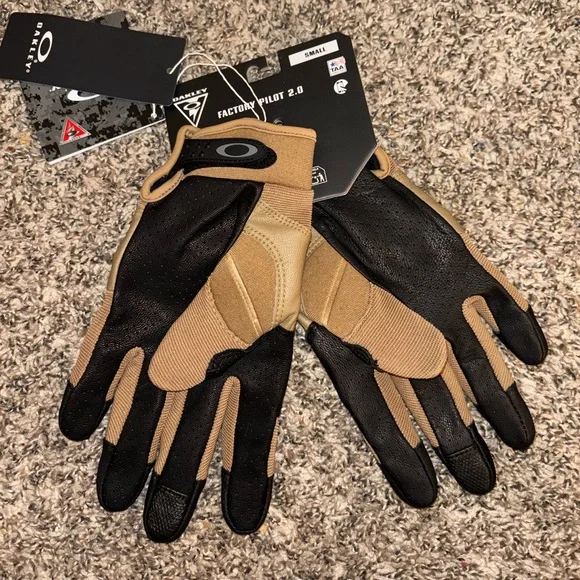 Oakley Factory Pilot 2.0 in tan. Small adult - Picture 2 of 5